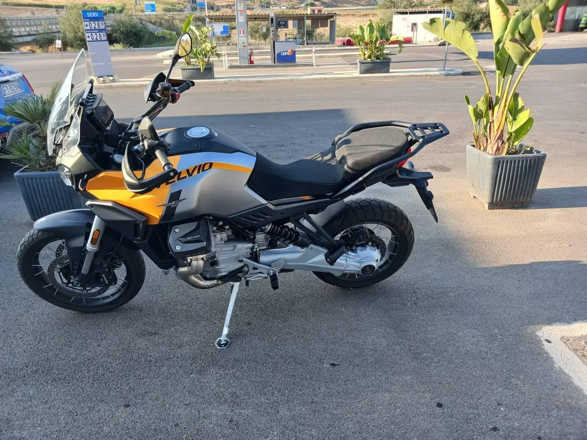 Moto Guzzi Stelvio (2024 - 26) (7)