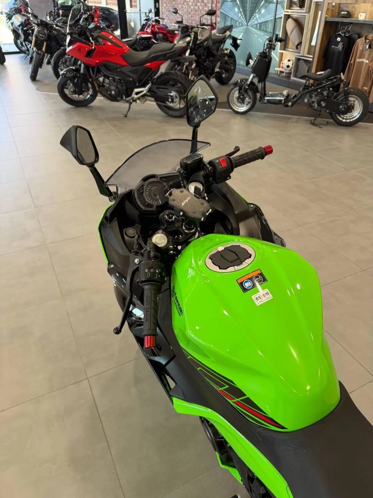 Kawasaki Ninja 400 Sport (2023) (9)