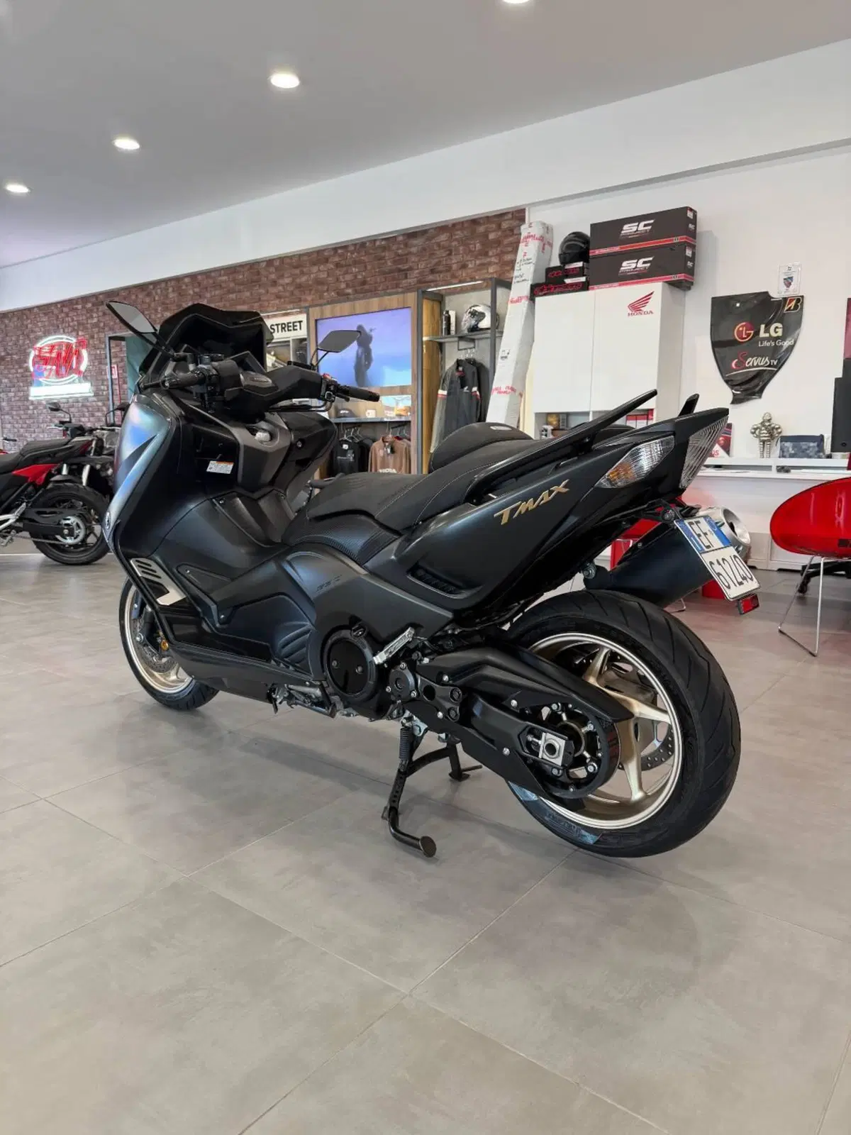 Yamaha T-Max 530 Iron Max ABS (2014 - 17) (4)