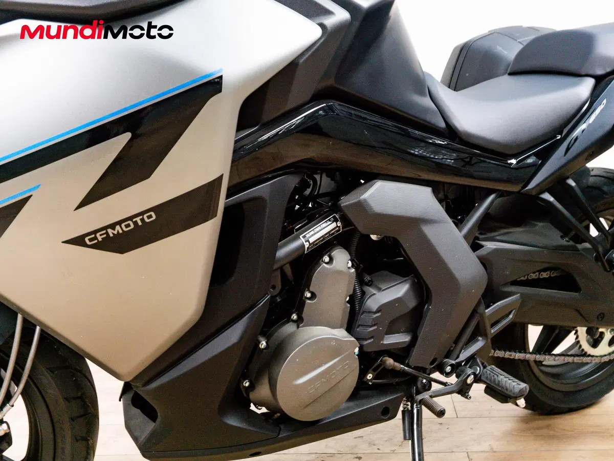 CFMOTO 650GT (2021 - 26) (9)