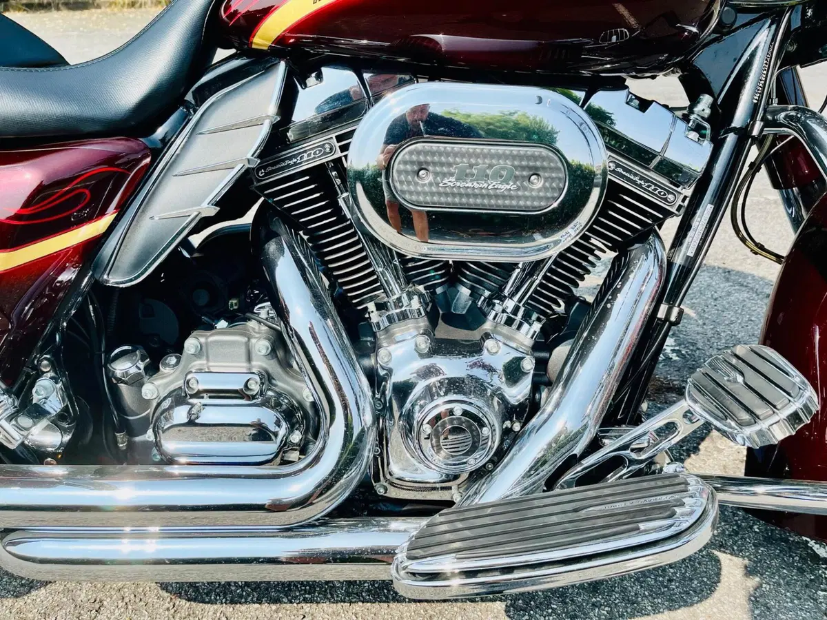 Harley-Davidson 1800 Street Glide (2010 - 11) - FLHXSE (8)