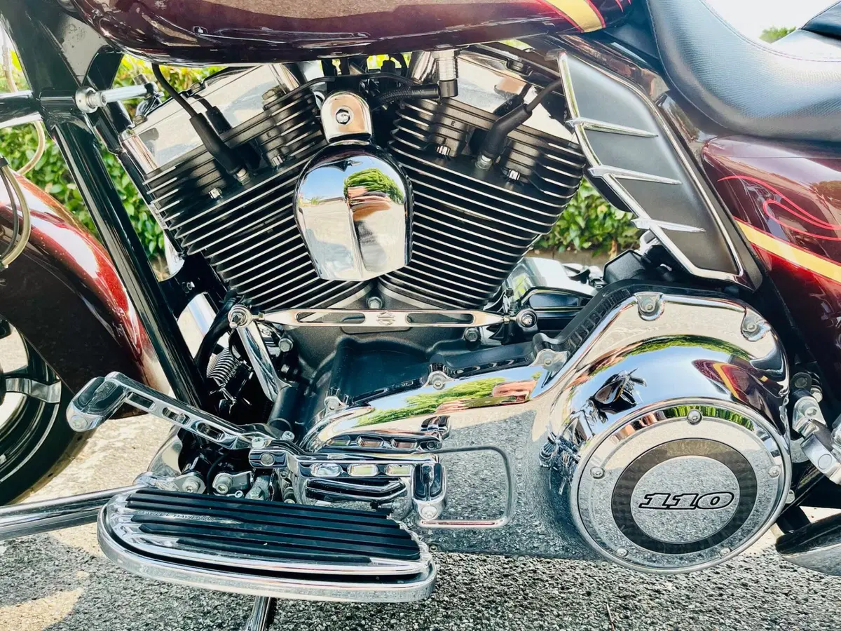 Harley-Davidson 1800 Street Glide (2010 - 11) - FLHXSE (9)