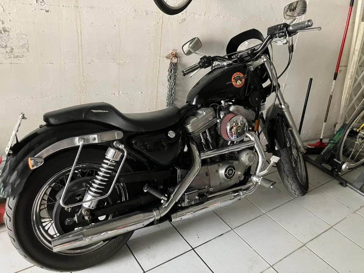 Harley-Davidson 883 XLH