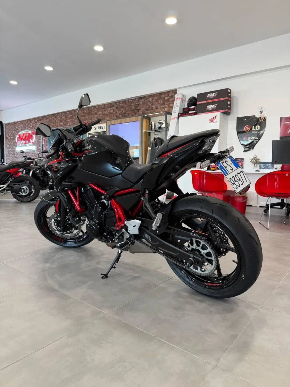 Kawasaki Z 650 (2025 - 26) (3)