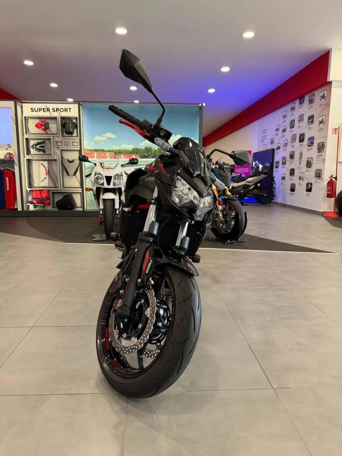 Kawasaki Z 650 (2025 - 26) (4)