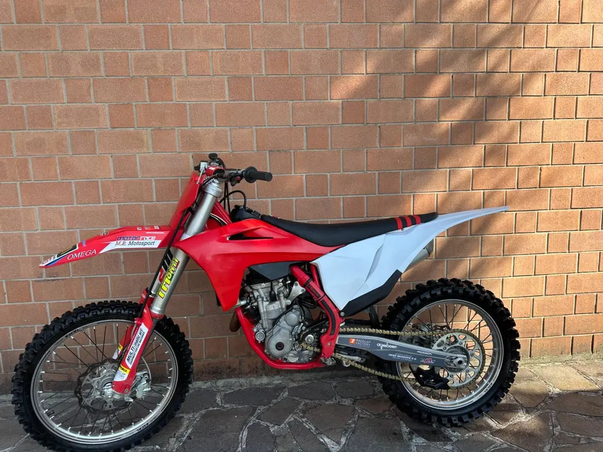 GASGAS MC 250 F (2022) (2)
