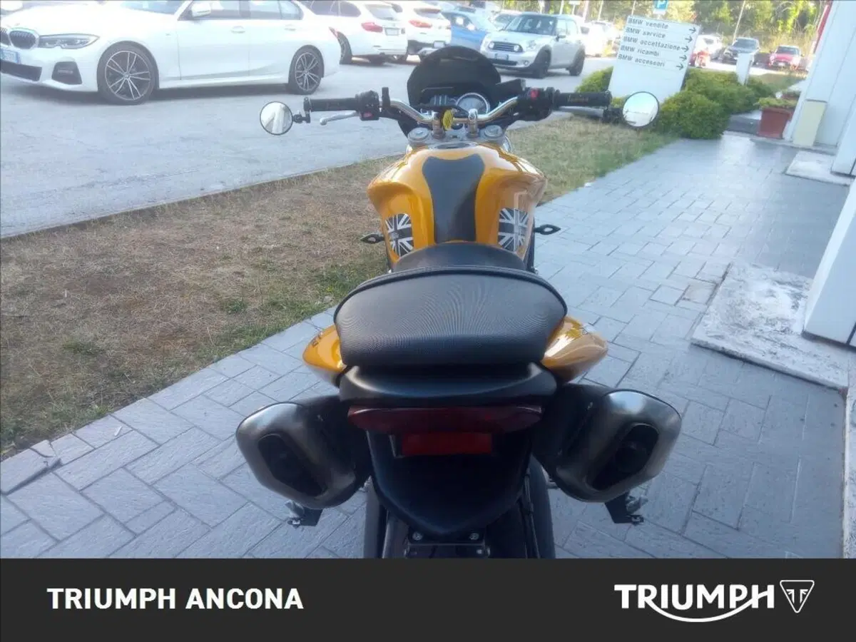 Triumph Street Triple (2007 - 12) (7)