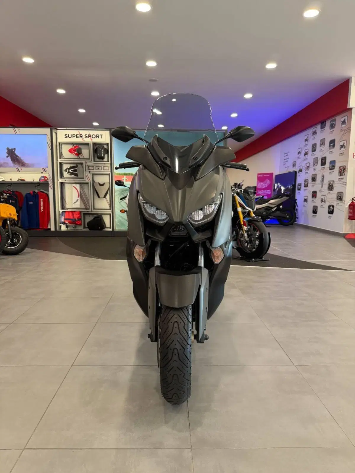 Yamaha X-Max 300 Tech Max (2020) (5)