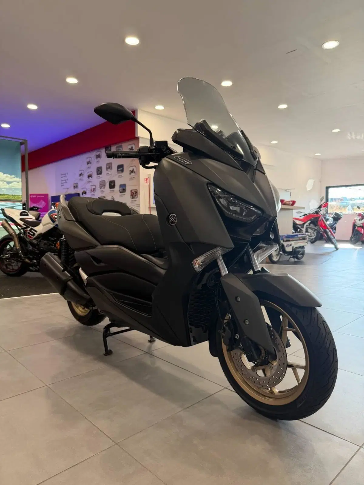 Yamaha X-Max 300 Tech Max (2020) (6)
