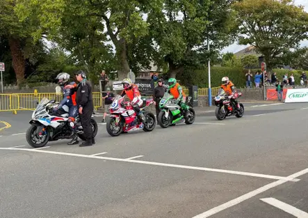 Manx GP & Classic TT al via: qualifiche sospese, maltempo e una brutta caduta per Salvo Sallustro