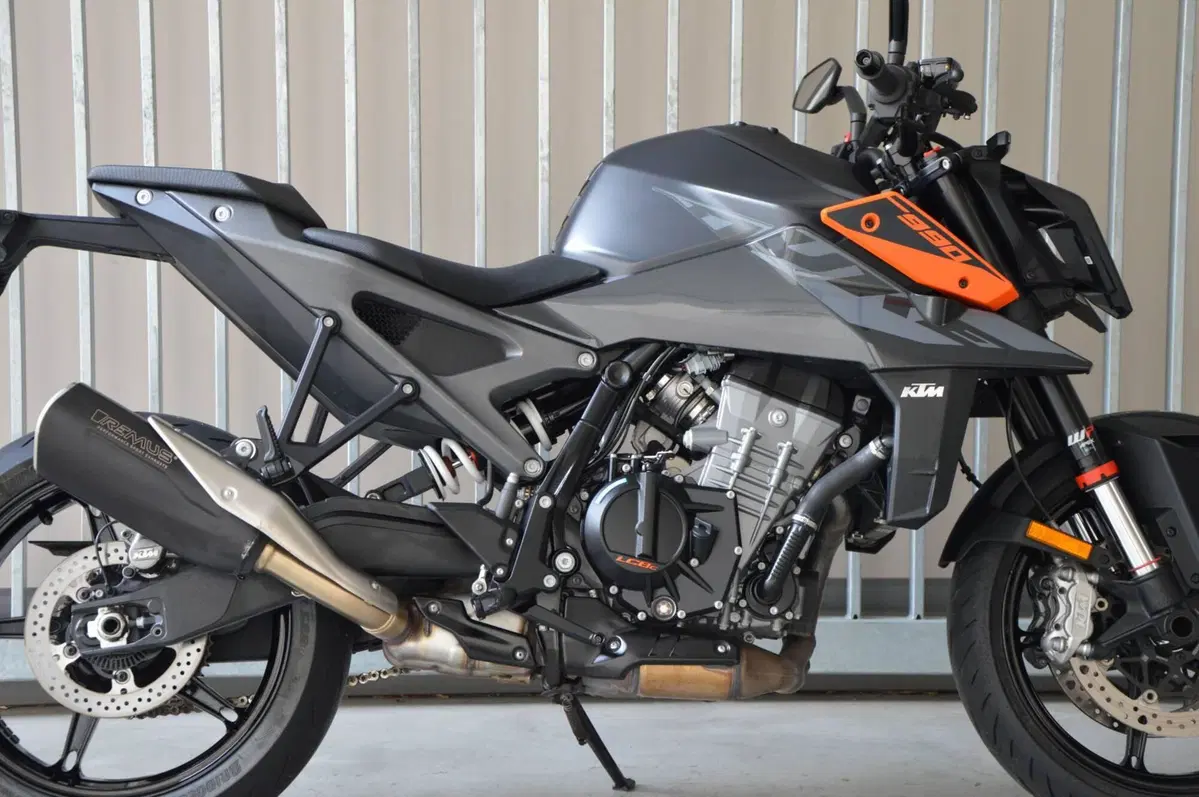 KTM 990 Duke (2024 - 26) (2)