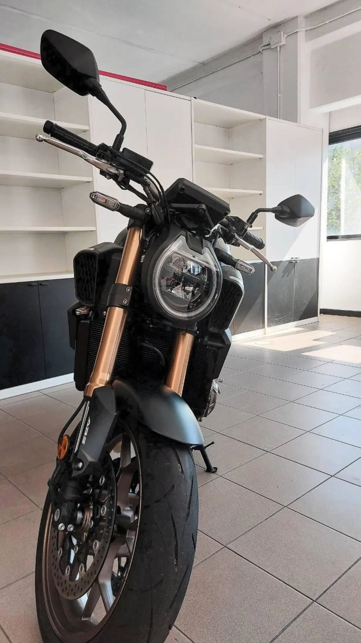 Honda CB 650 R (2024 - 25) (4)