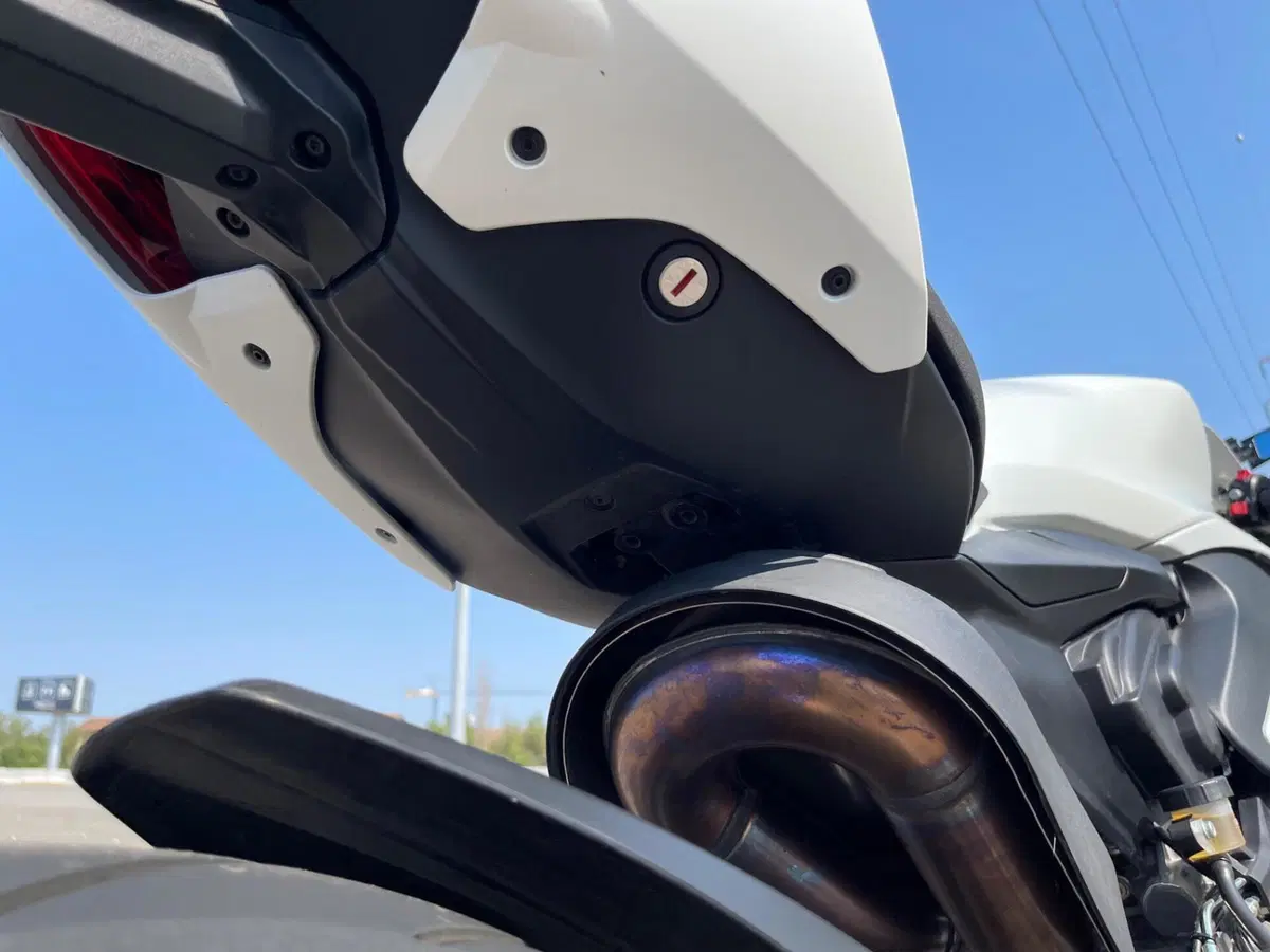 Ducati Panigale V2 (2021 - 24) (8)
