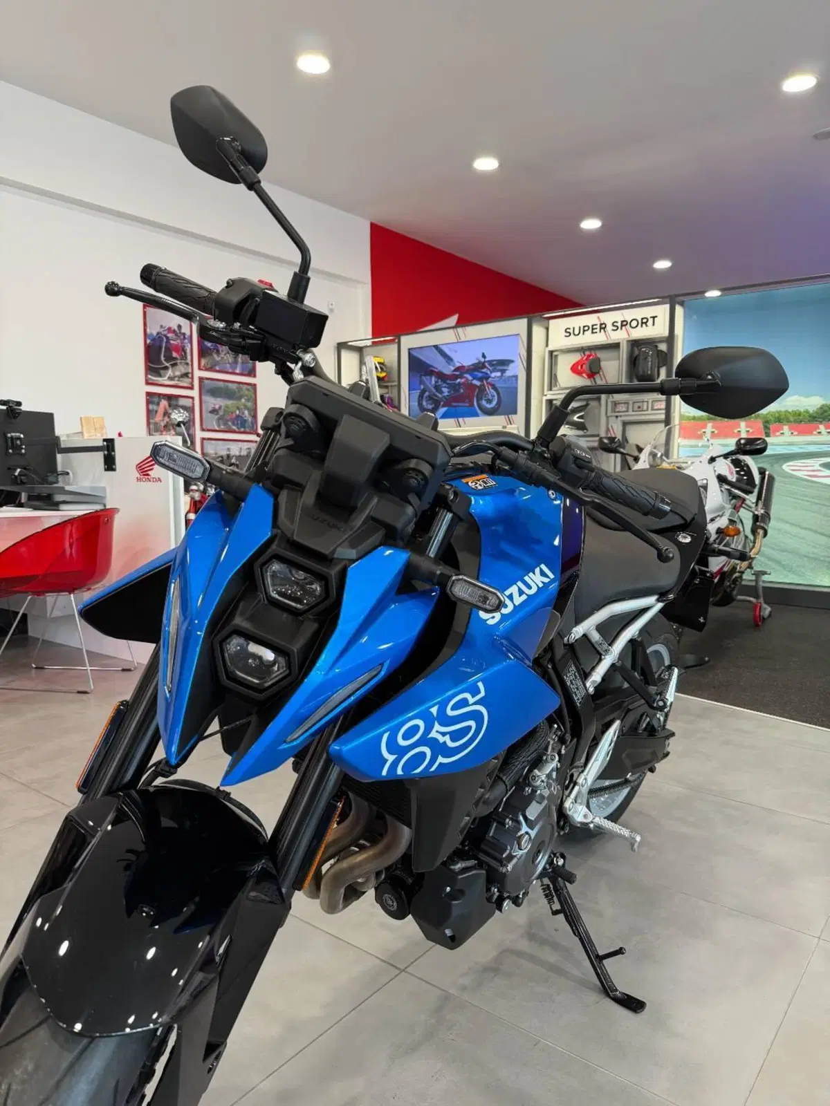 Suzuki GSX-8S (2025 - 26) (2)