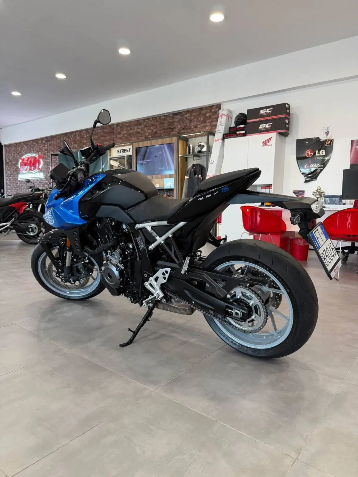 Suzuki GSX-8S (2025 - 26) (4)