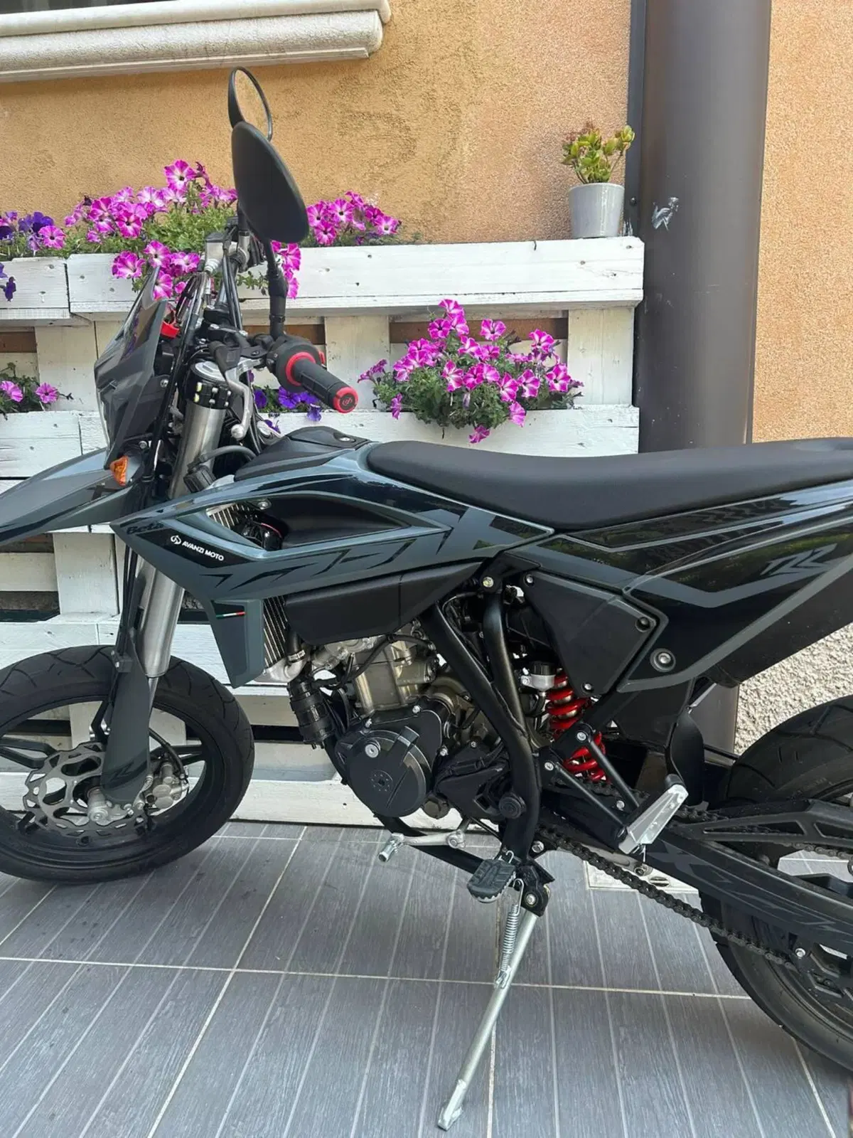 Betamotor RR 125 4T Motard T - X Special Edition (2025 - 26) (3)