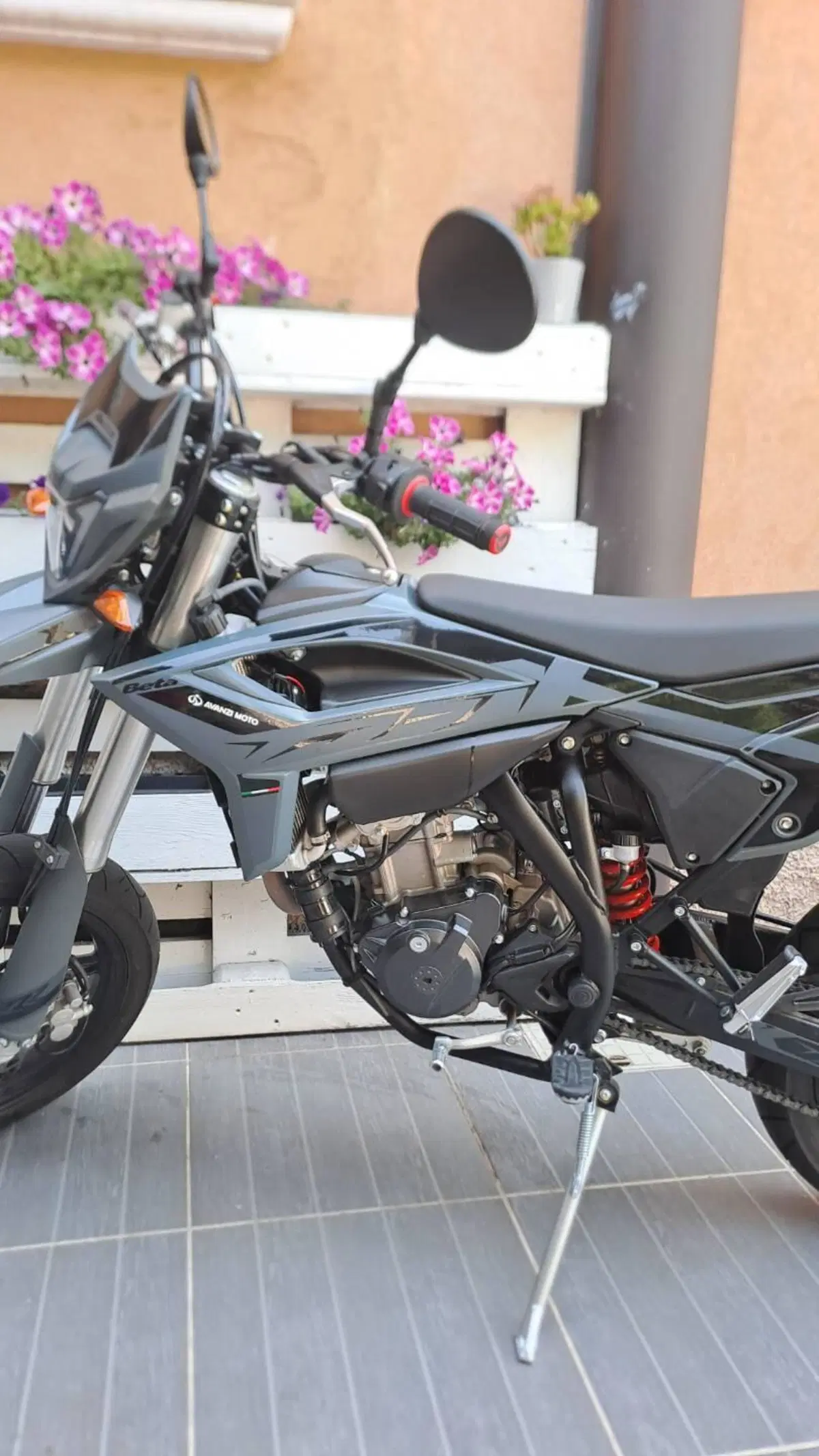 Betamotor RR 125 4T Motard T - X Special Edition (2025 - 26) (4)
