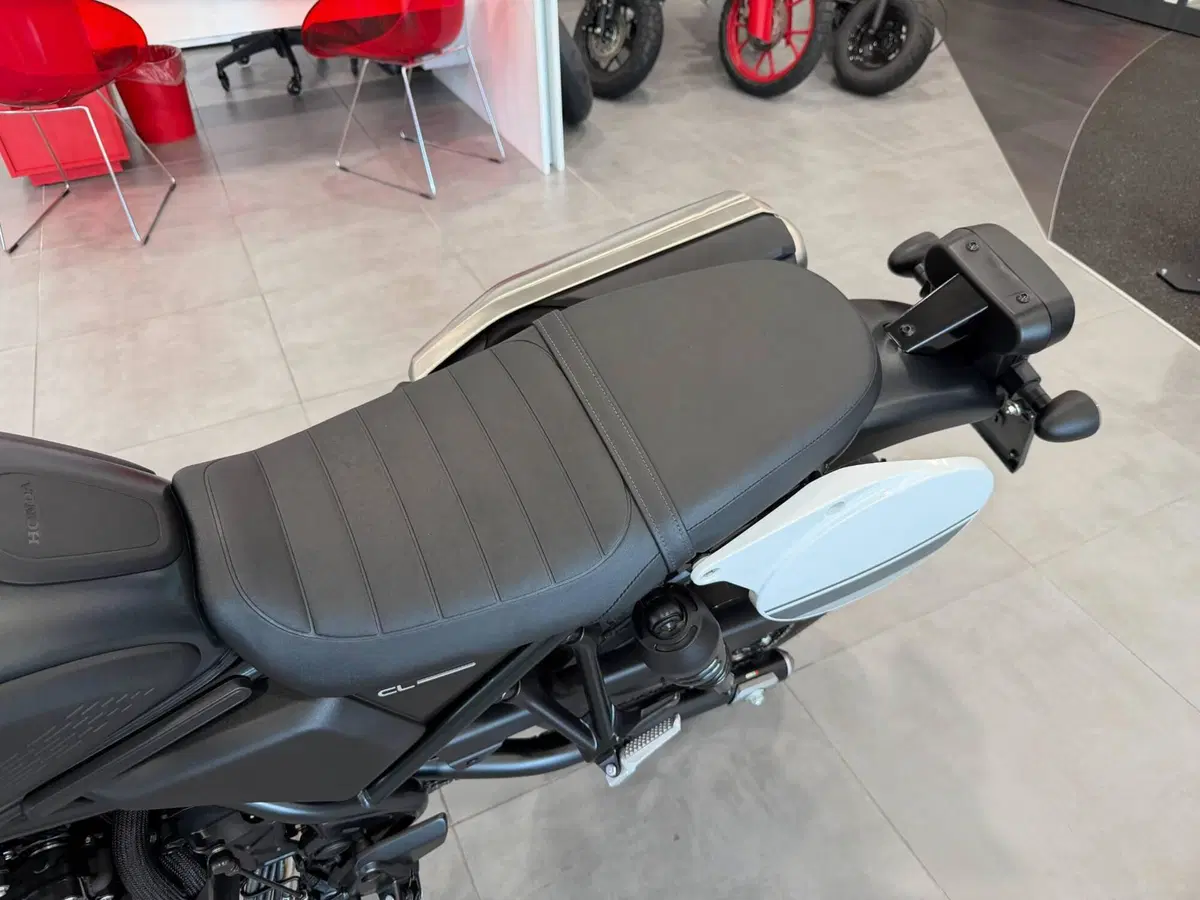 Honda CL500 (2023 - 24) (10)