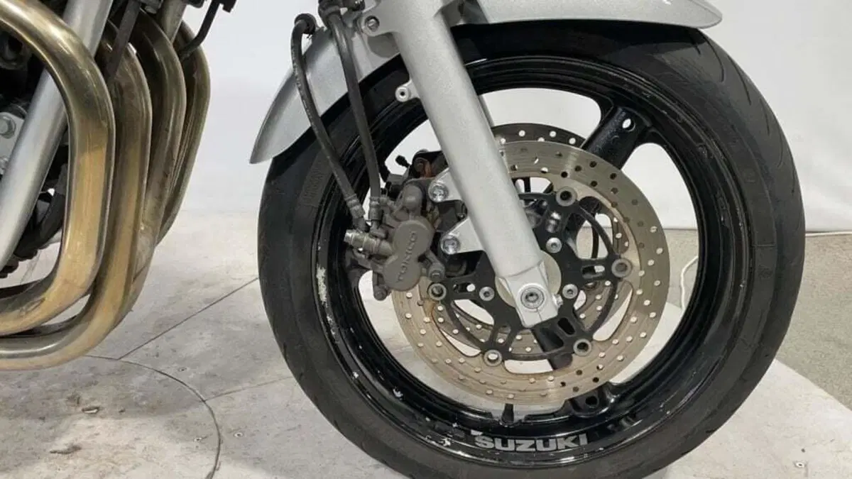 Suzuki GSF 650 Bandit (2005 - 06) (5)