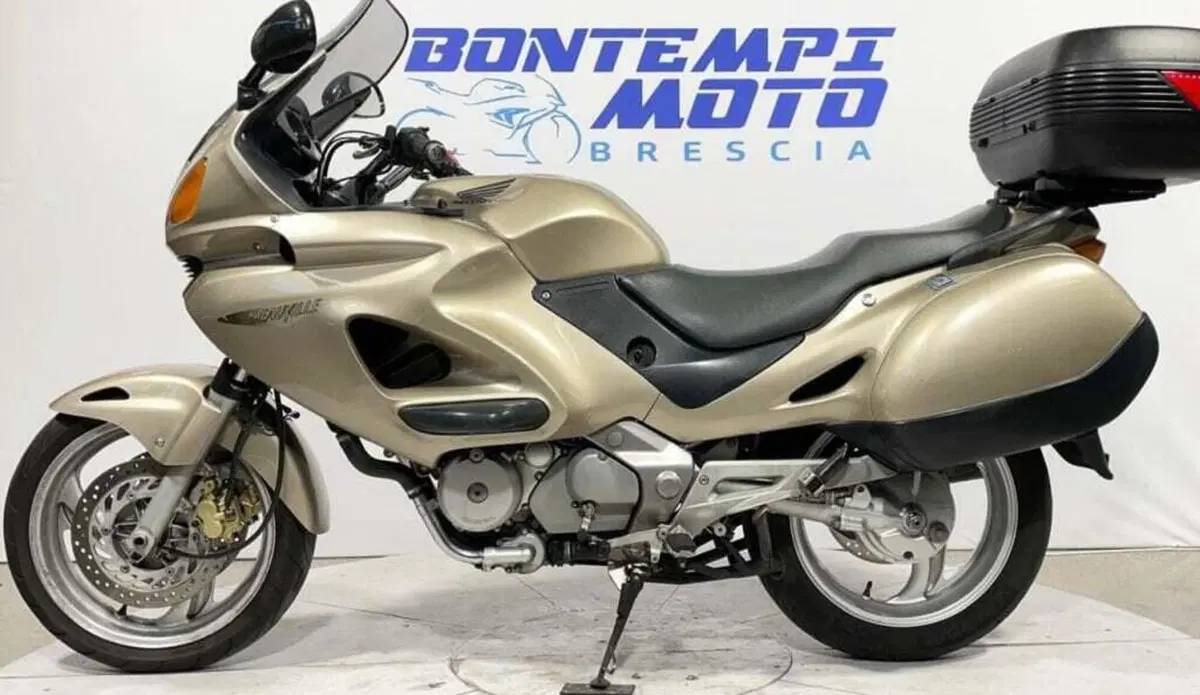 Honda Deauville 650 (1998 - 01) (2)