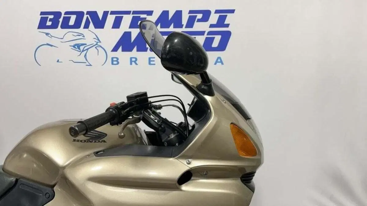 Honda Deauville 650 (1998 - 01) (12)