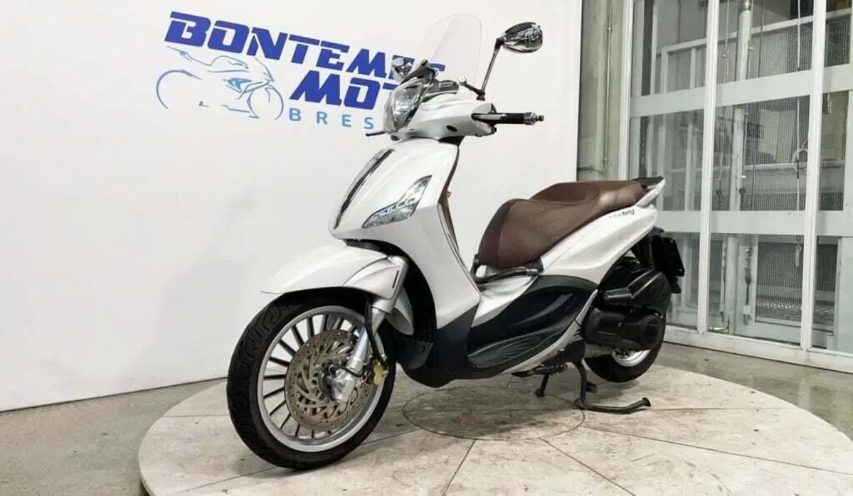 Piaggio Beverly 300 i.e. ABS-ASR (2016 - 20) (15)
