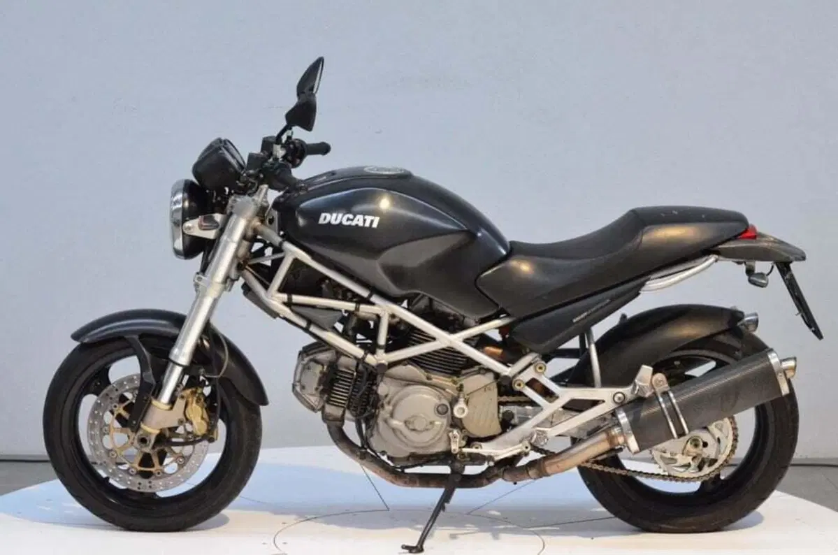 Ducati Monster 600 Dark (2002) (9)