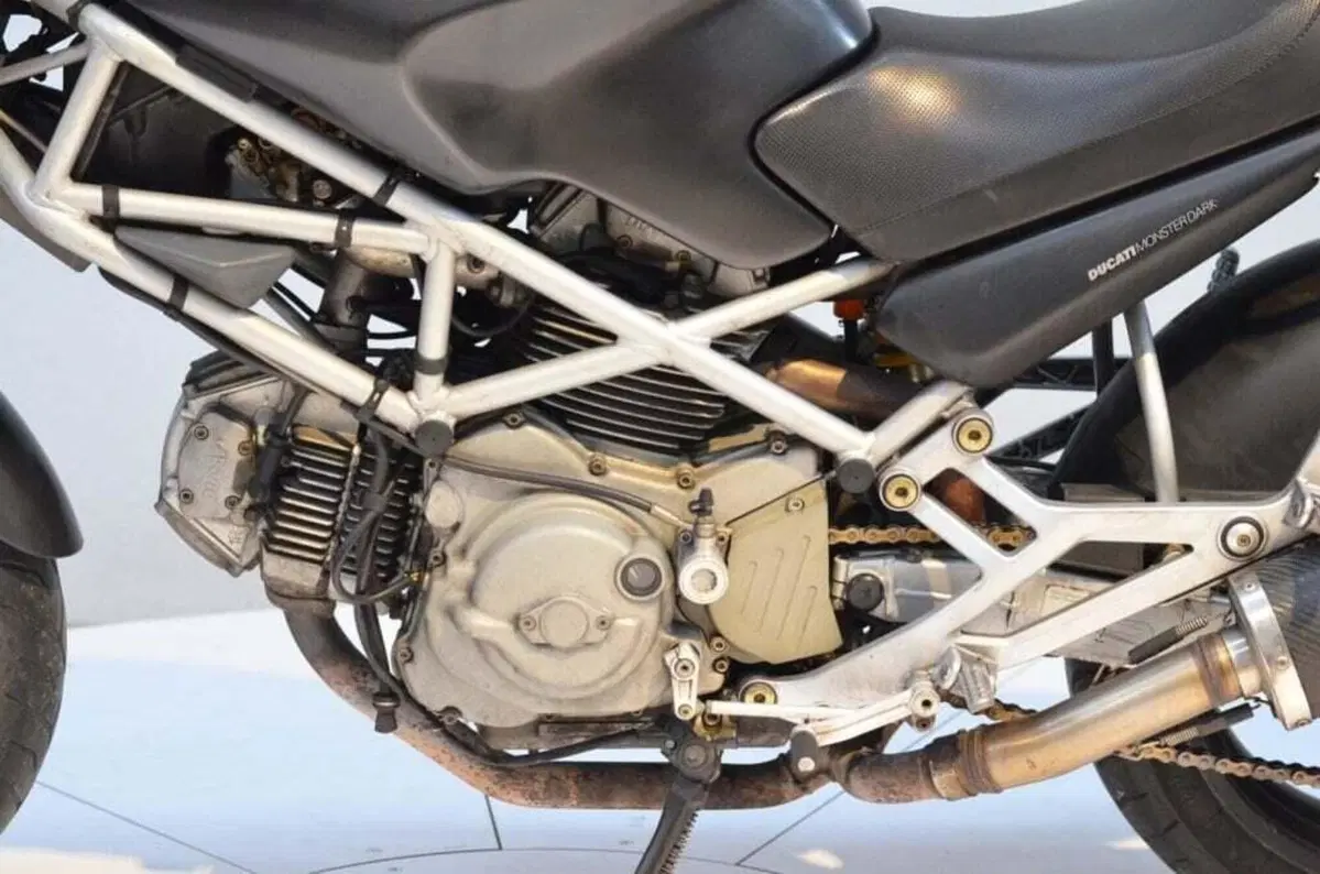 Ducati Monster 600 Dark (2002) (11)