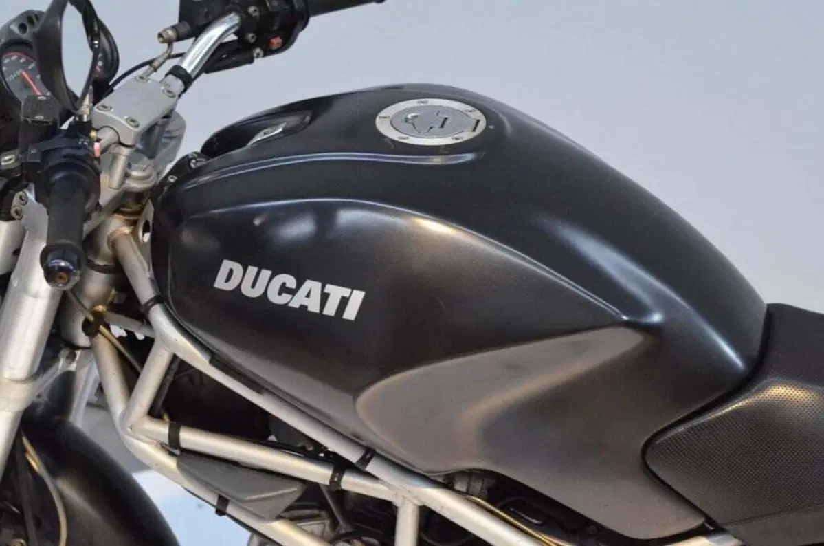 Ducati Monster 600 Dark (2002) (13)