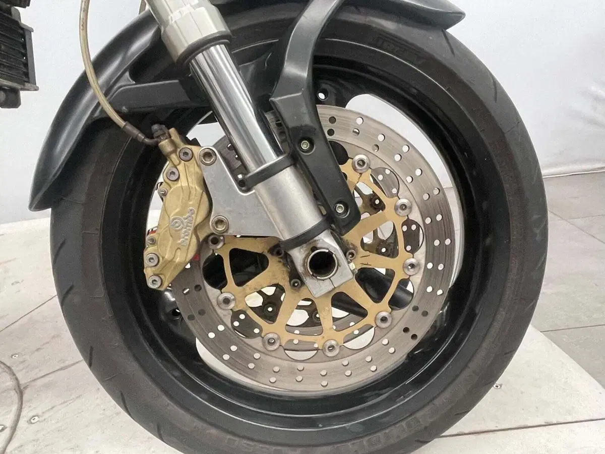 Ducati Monster 900 Dark (1999 - 02) (7)
