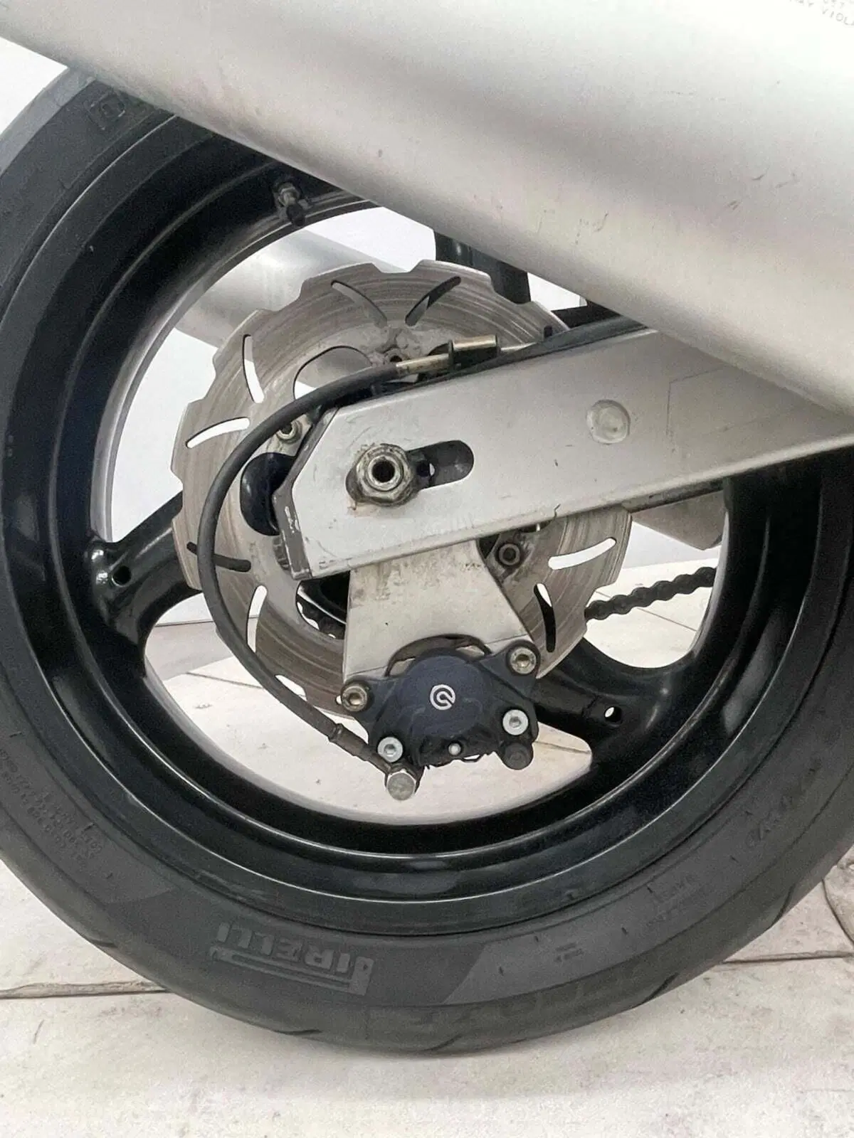 Ducati Monster 900 Dark (1999 - 02) (8)