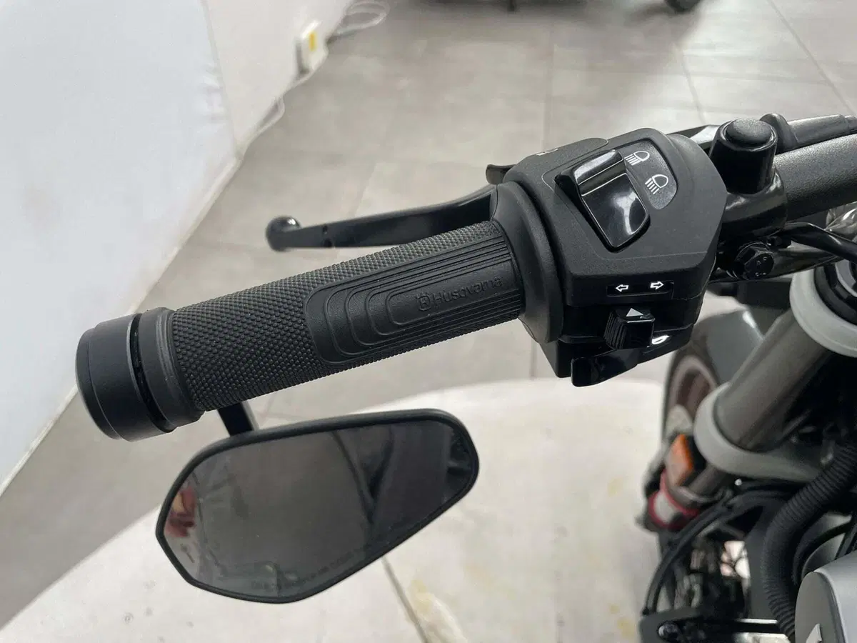 Husqvarna Vitpilen 401 (2020) (12)