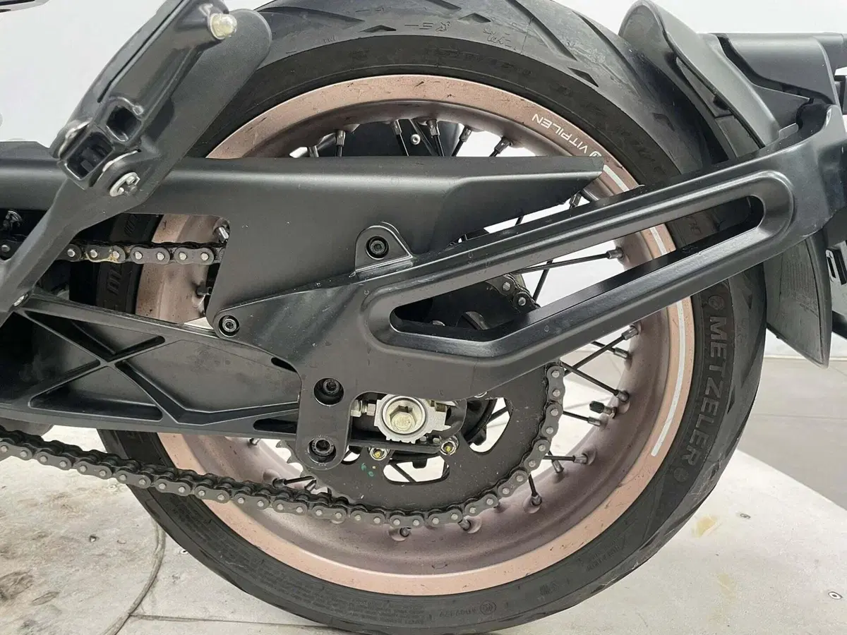 Husqvarna Vitpilen 401 (2020) (14)
