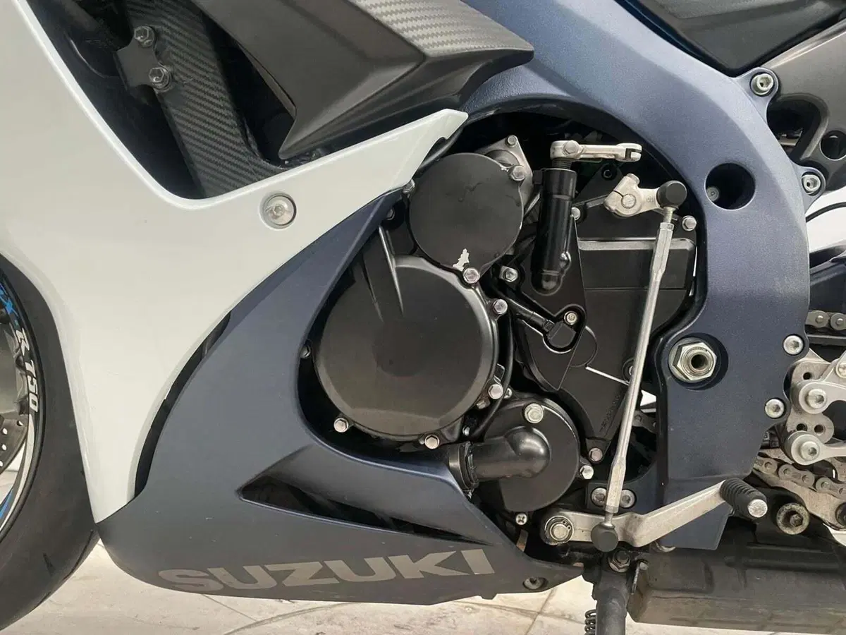 Suzuki GSX R 750 (2011 - 17) (15)