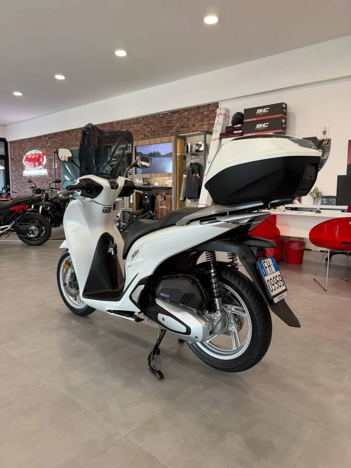 Honda SH 150i (2020 - 23) (4)