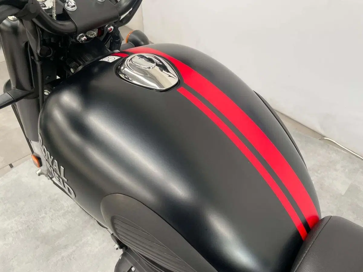 Royal Enfield Classic 350 (2021 - 26) (7)