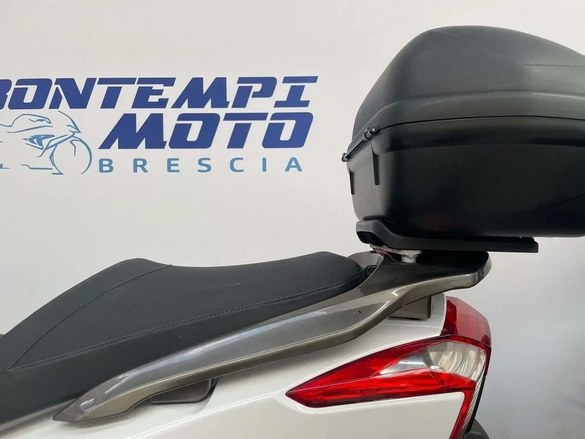 Kymco Downtown 300i (2009 - 17) (6)