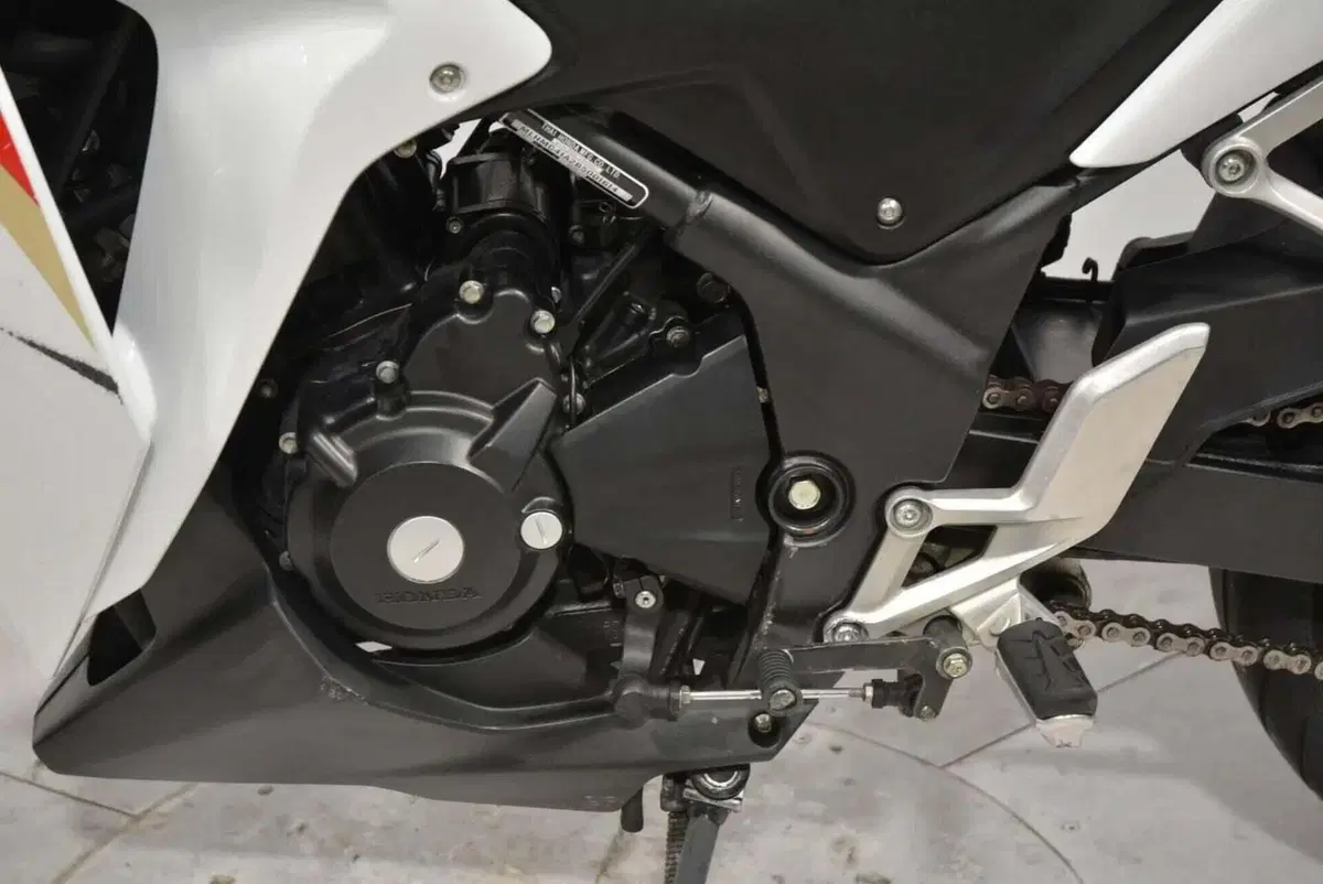 Honda CBR 250 R (2010 - 14) (4)
