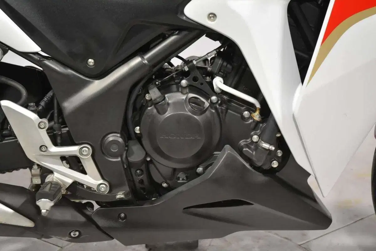 Honda CBR 250 R (2010 - 14) (6)