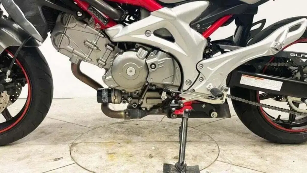 Suzuki Gladius 650 SFV ABS (2009 - 15) (4)