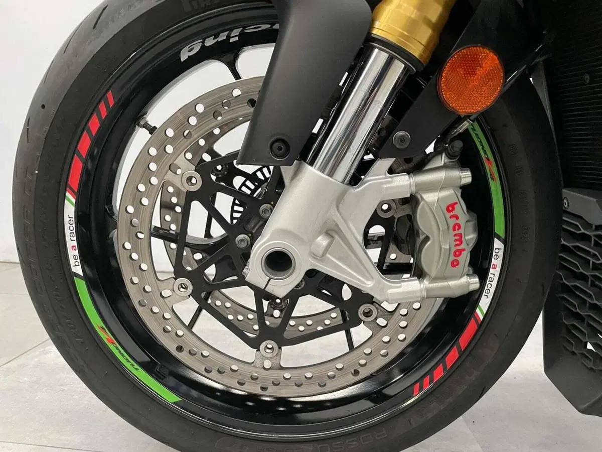 Aprilia Tuono V4 (2021 - 24) (16)