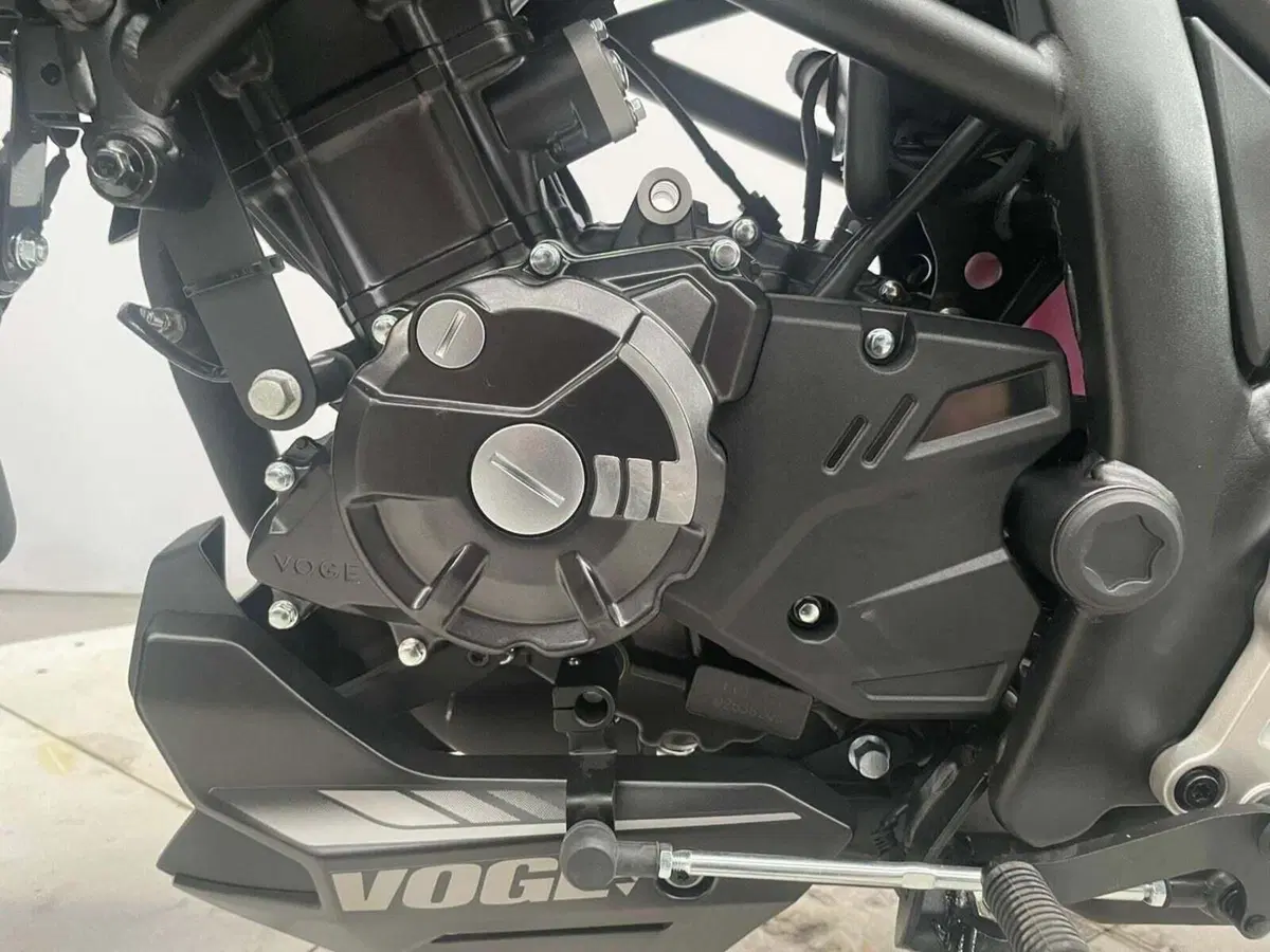 Voge Brivido 125R (2023 - 26) (13)