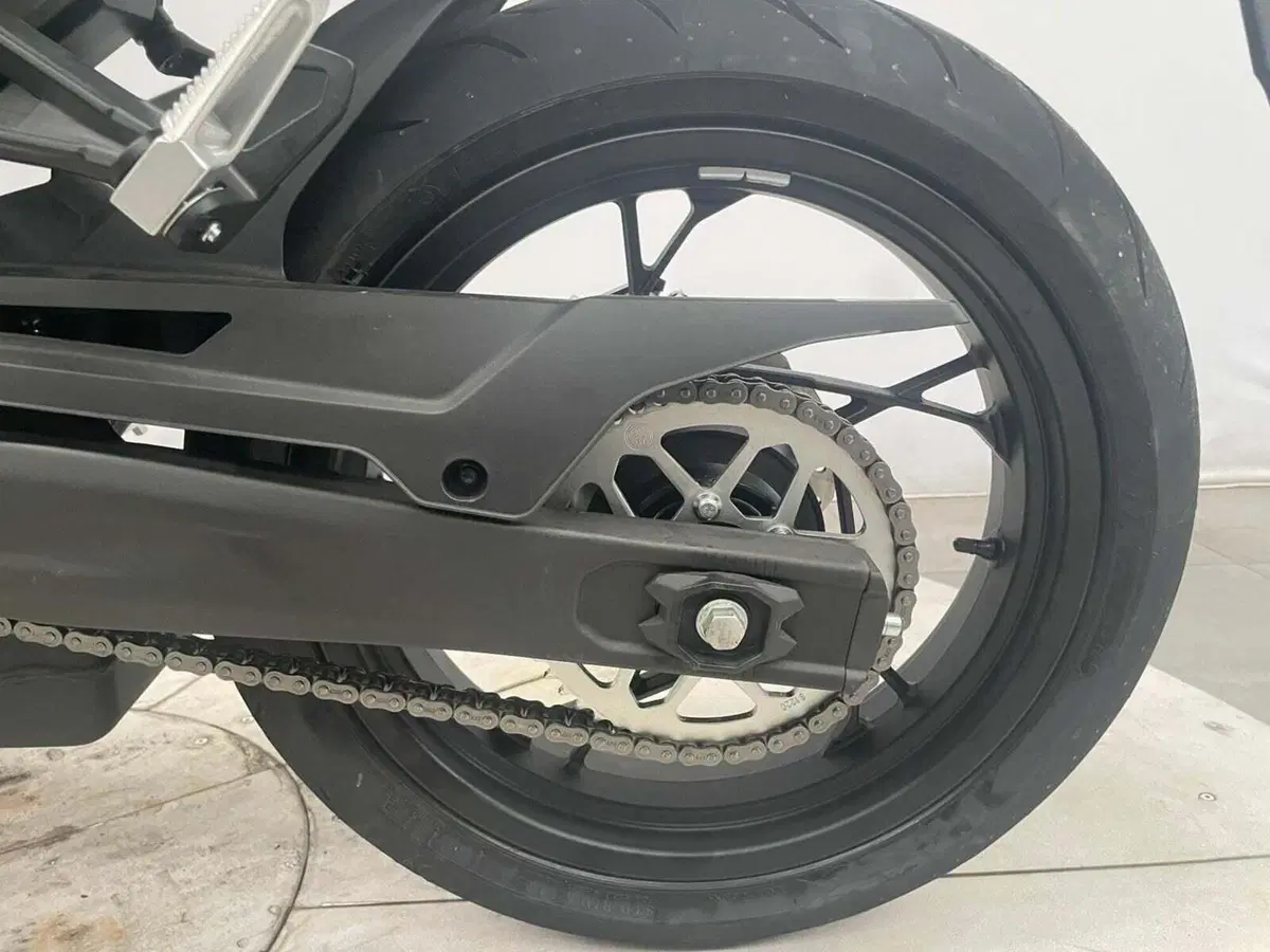 Voge Brivido 125R (2023 - 26) (15)