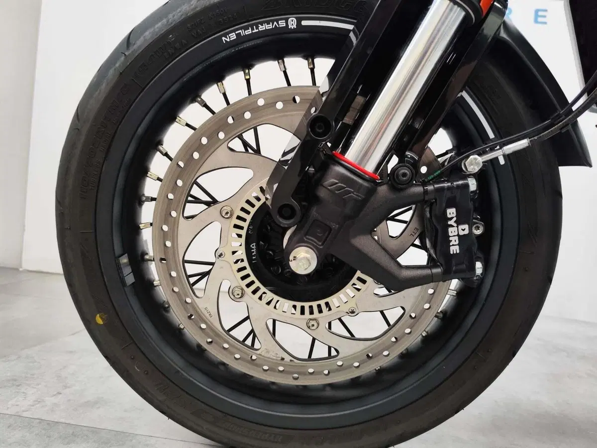Husqvarna Svartpilen 125 (2021 - 23) (13)