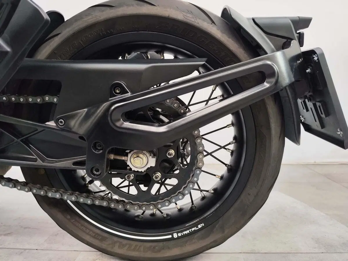 Husqvarna Svartpilen 125 (2021 - 23) (15)
