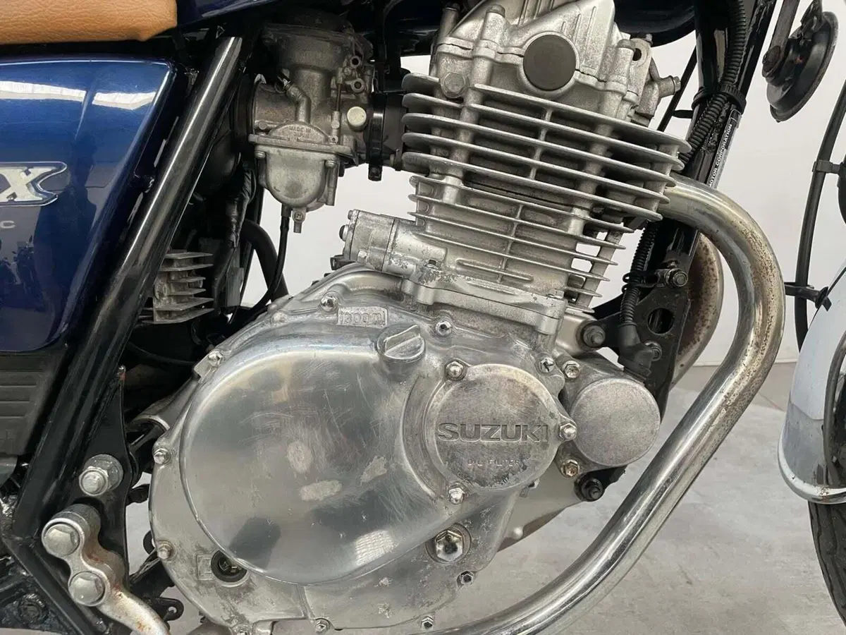 Suzuki TU 250 X (1997 - 03) (4)