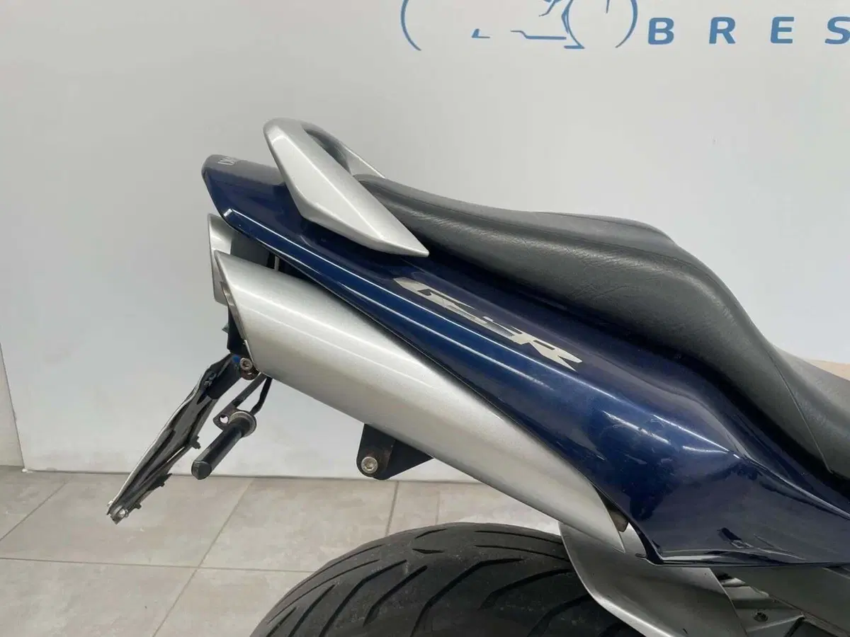 Suzuki GSR 600 (2006 - 11) (5)