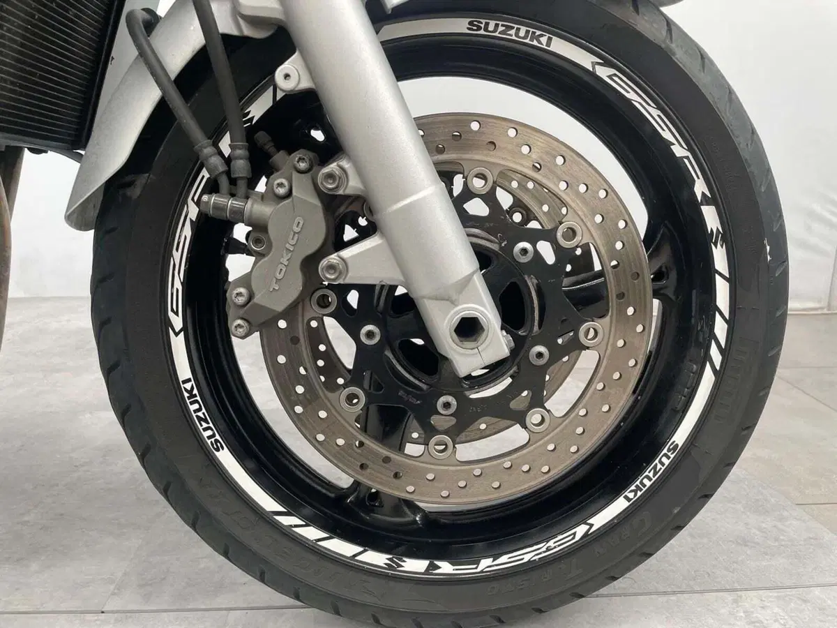 Suzuki GSR 600 (2006 - 11) (9)