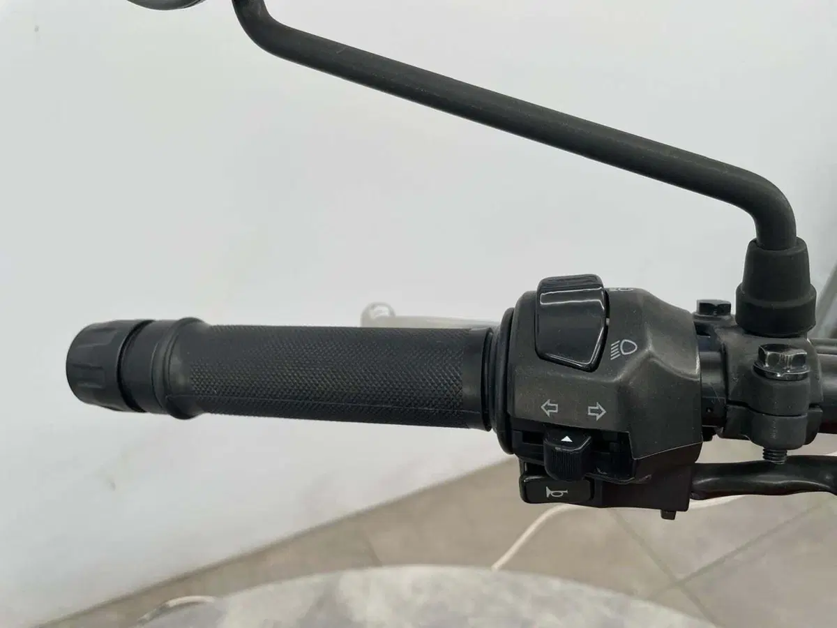 Royal Enfield Scram 411 (2022 - 24) (9)