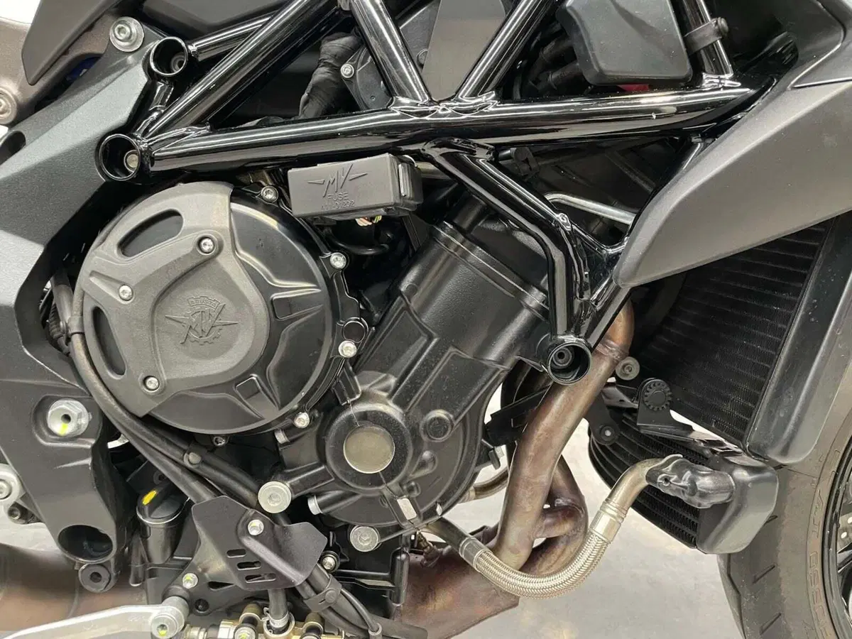 MV Agusta Brutale 800 EAS ABS (2016 - 19) (7)